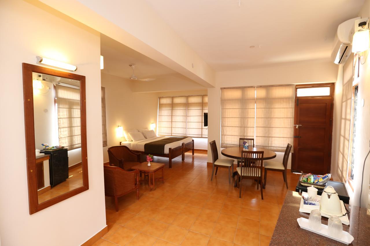 Abad Serviced Villas โกวาลัม ภายนอก รูปภาพ