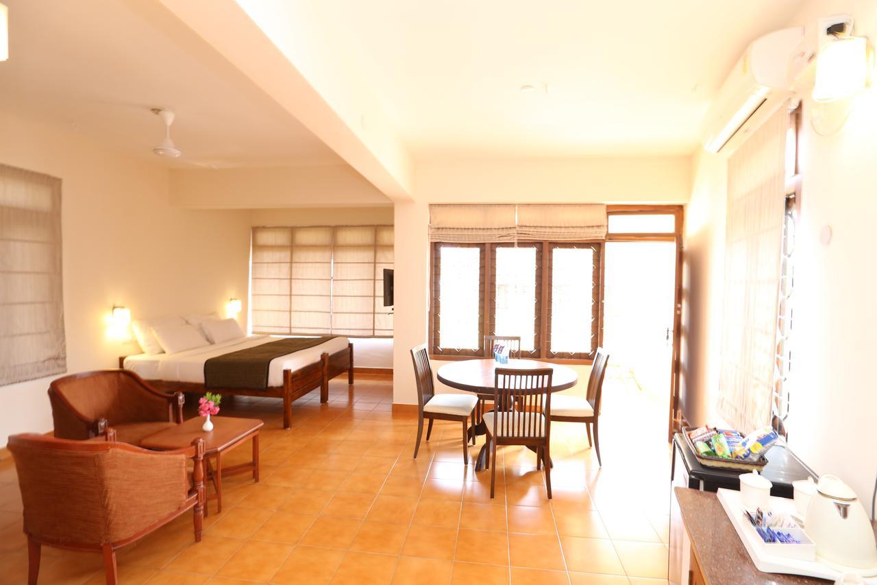 Abad Serviced Villas โกวาลัม ภายนอก รูปภาพ